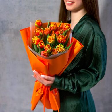 Букет из 15 оранжевых тюльпанов
