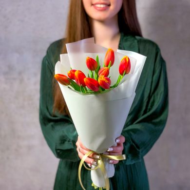 Букет из 9 оранжевых тюльпанов