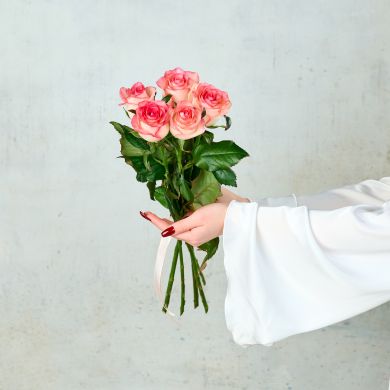 Букет из 5 розовых Российских роз